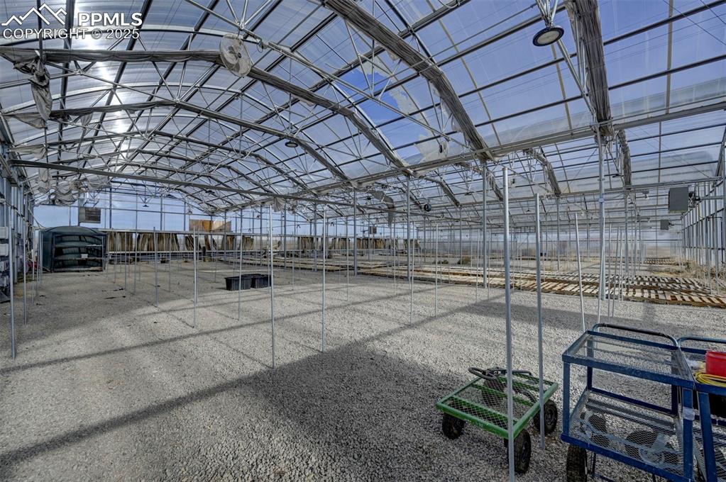 Image 40 of 50: Greenhouse