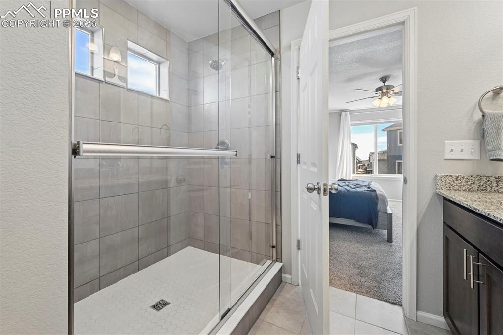 Image 23 of 48: Bathroom