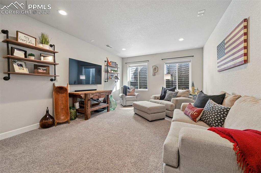 Image 31 of 48: Living Room