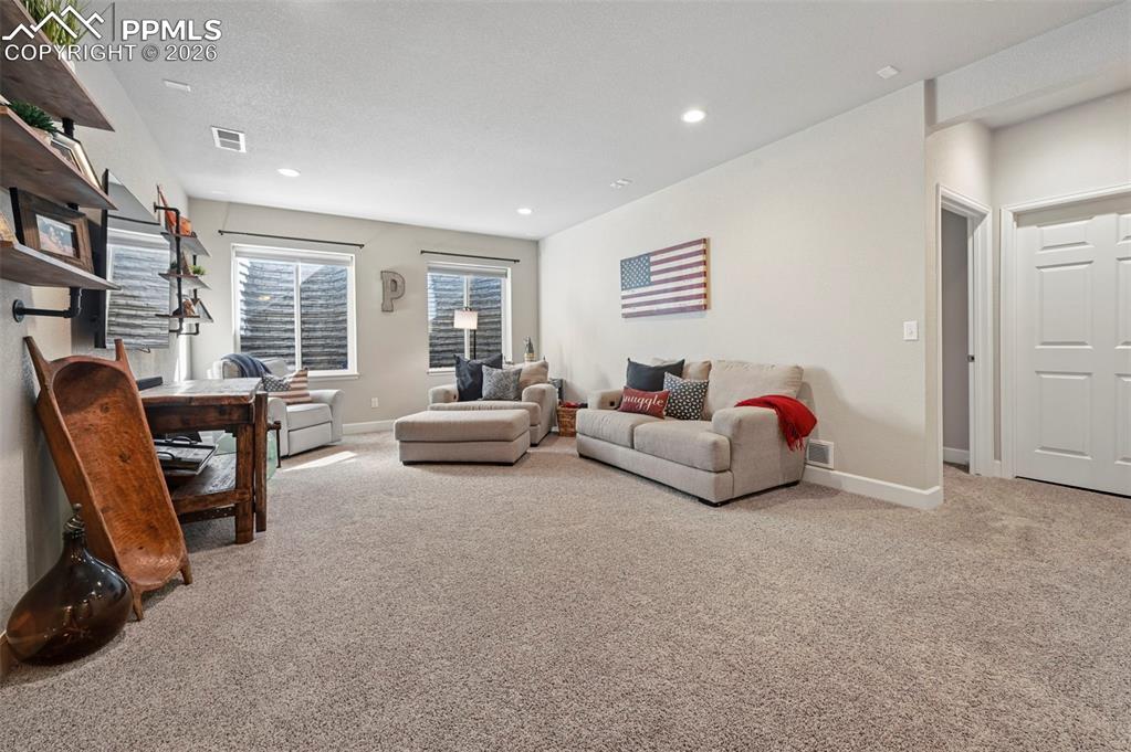 Image 32 of 48: Living Room