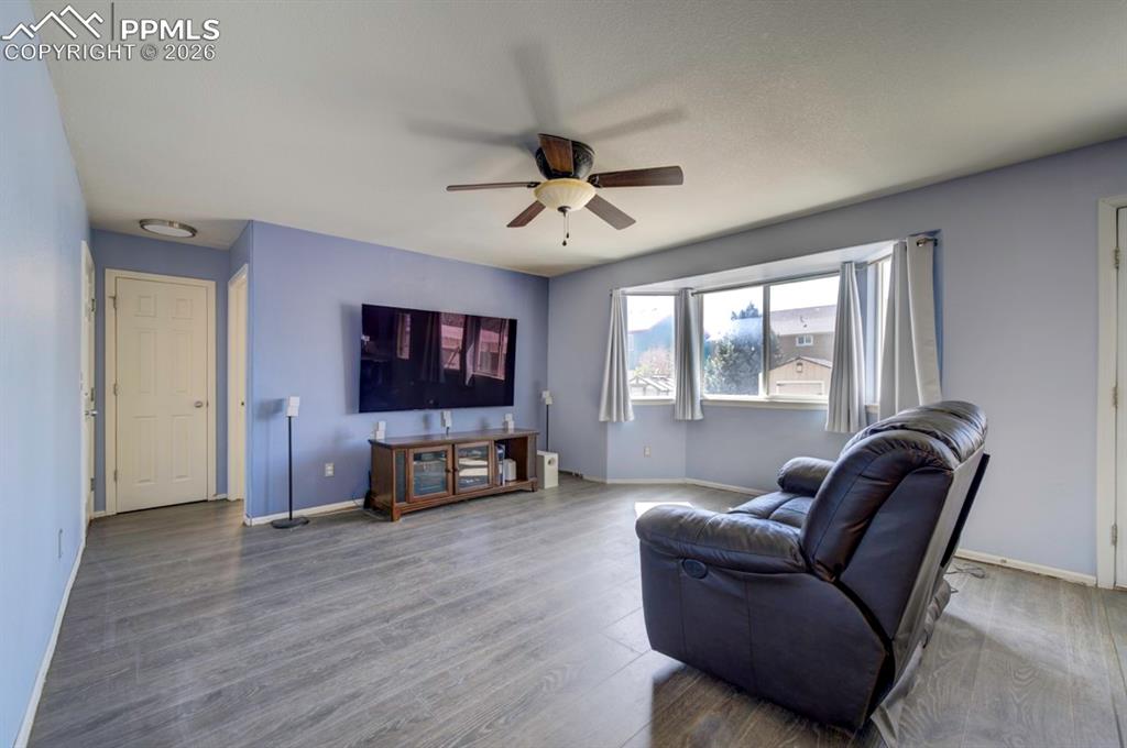 Image 17 of 49: Living Room