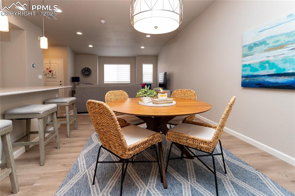 Image 11 of 47: Dining Area