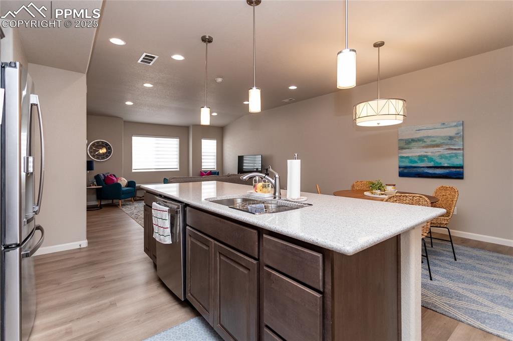 Image 18 of 47: Kitchen