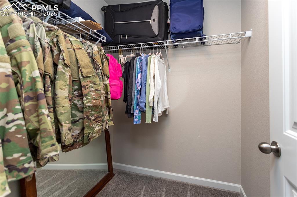 Image 32 of 47: Closet