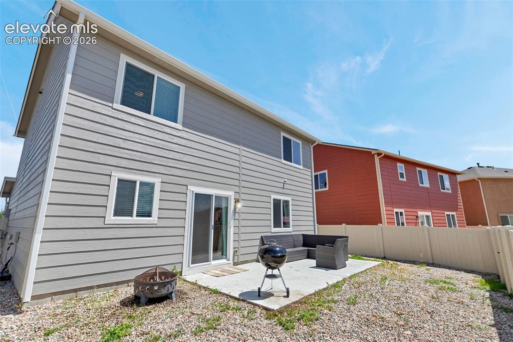 Image 19 of 48: Back of Structure