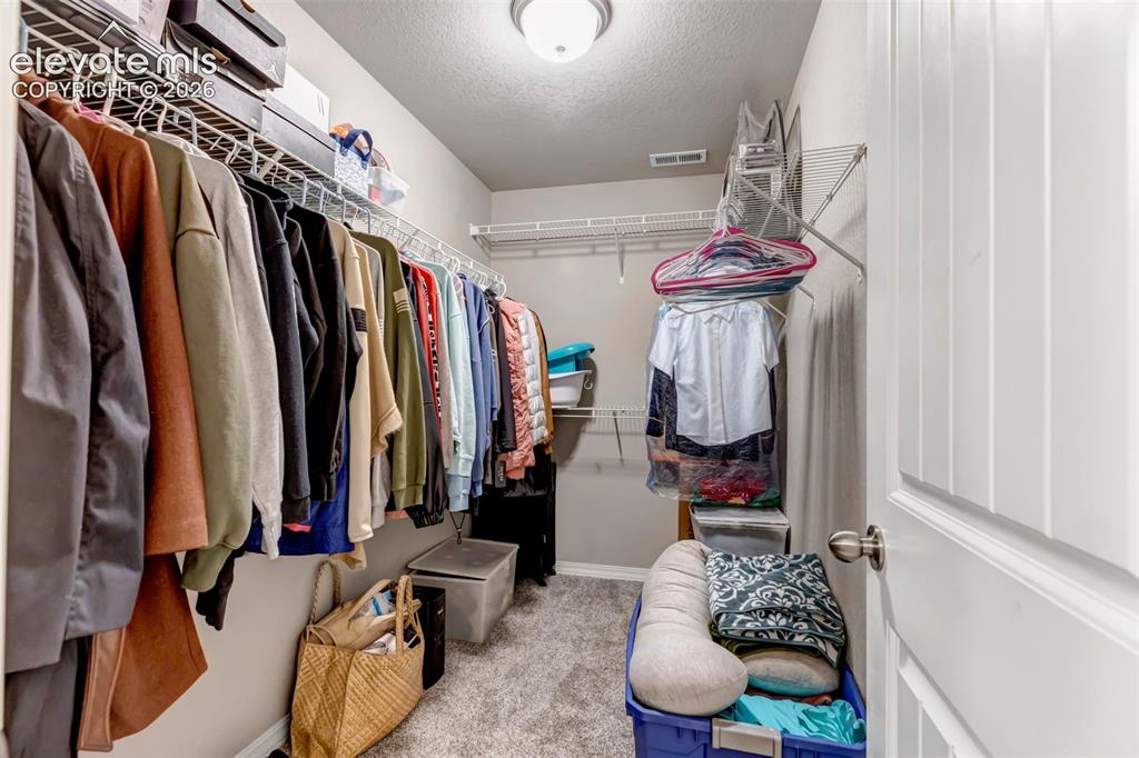 Image 34 of 48: Closet