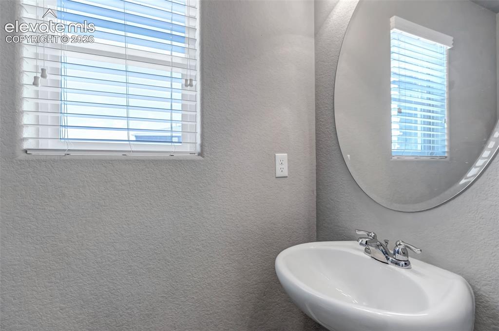 Image 48 of 48: Bathroom