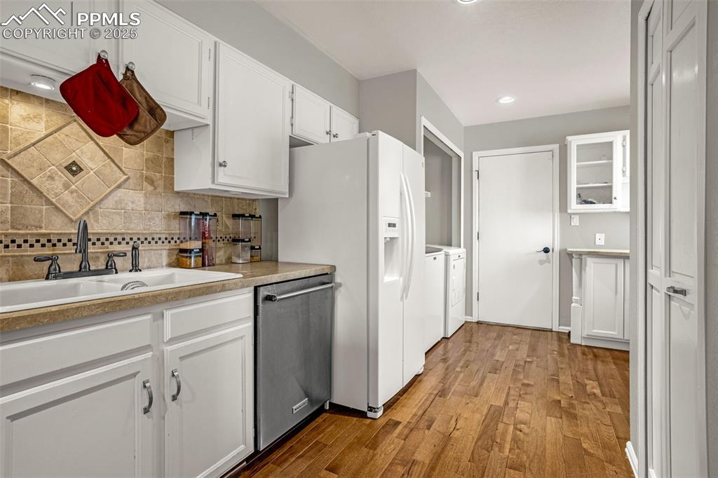 Image 11 of 37: Kitchen