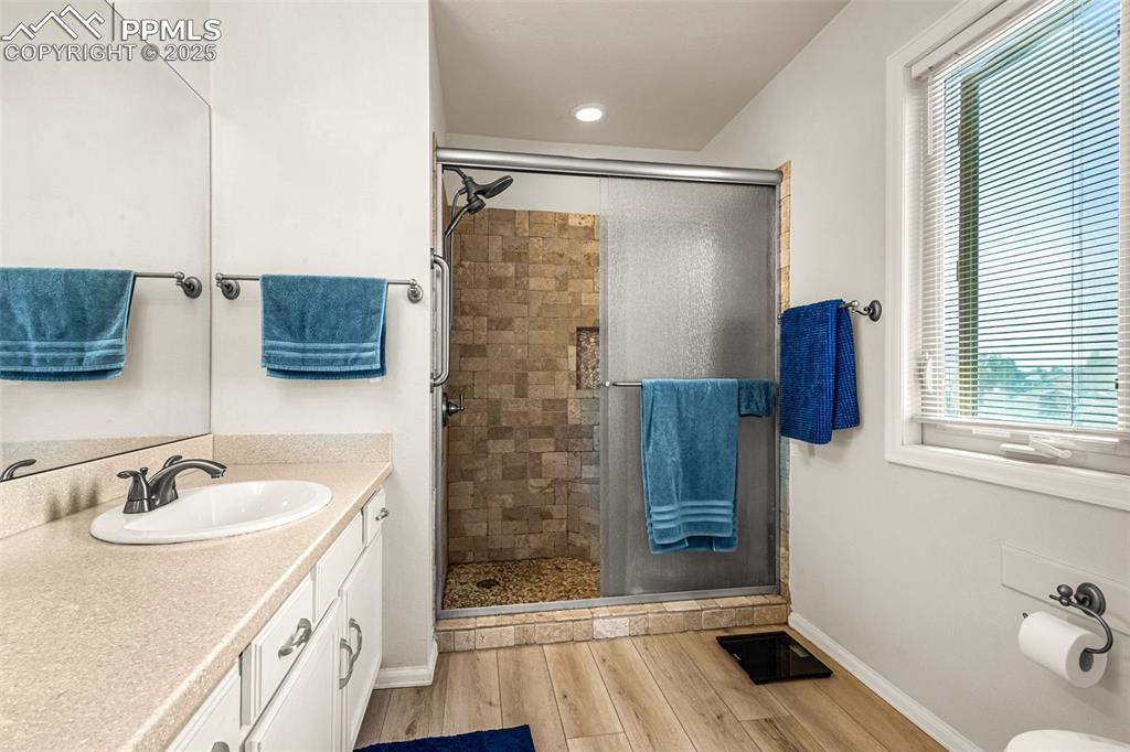 Image 29 of 37: Main bedroom bath