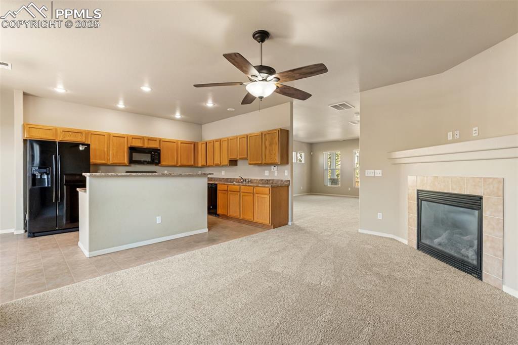 Image 10 of 48: Kitchen