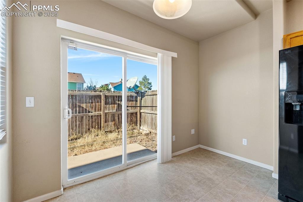 Image 17 of 48: Kitchen