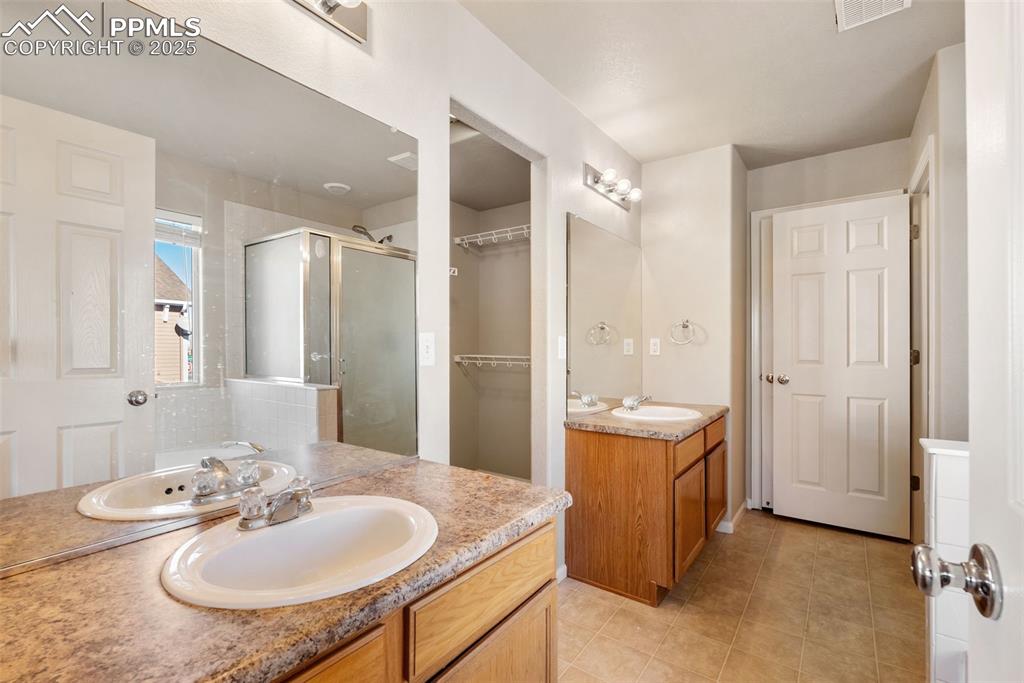 Image 25 of 48: Master Bathroom