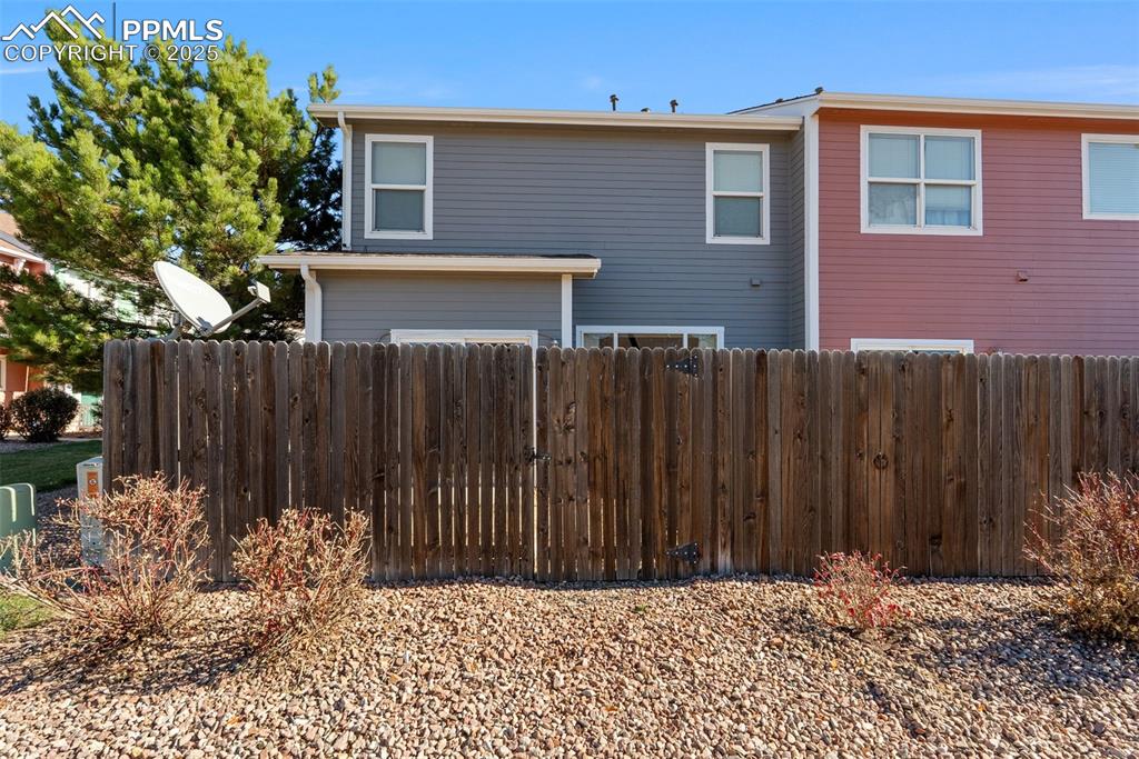 Image 38 of 48: Back of Structure