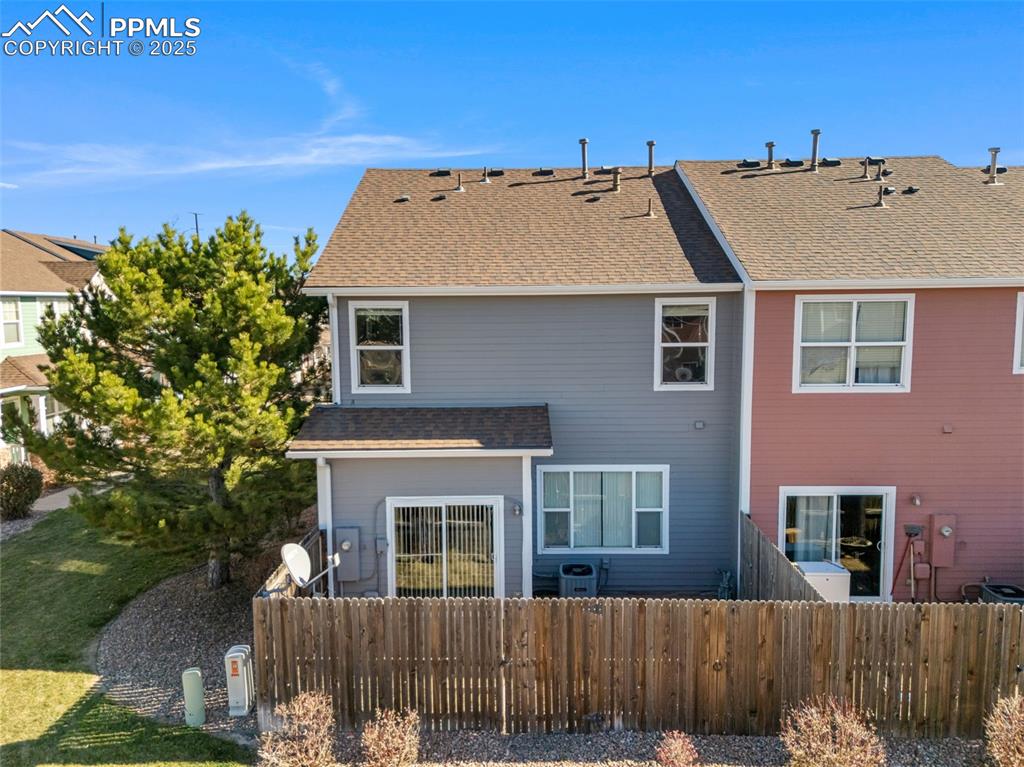 Image 46 of 48: Back of Structure