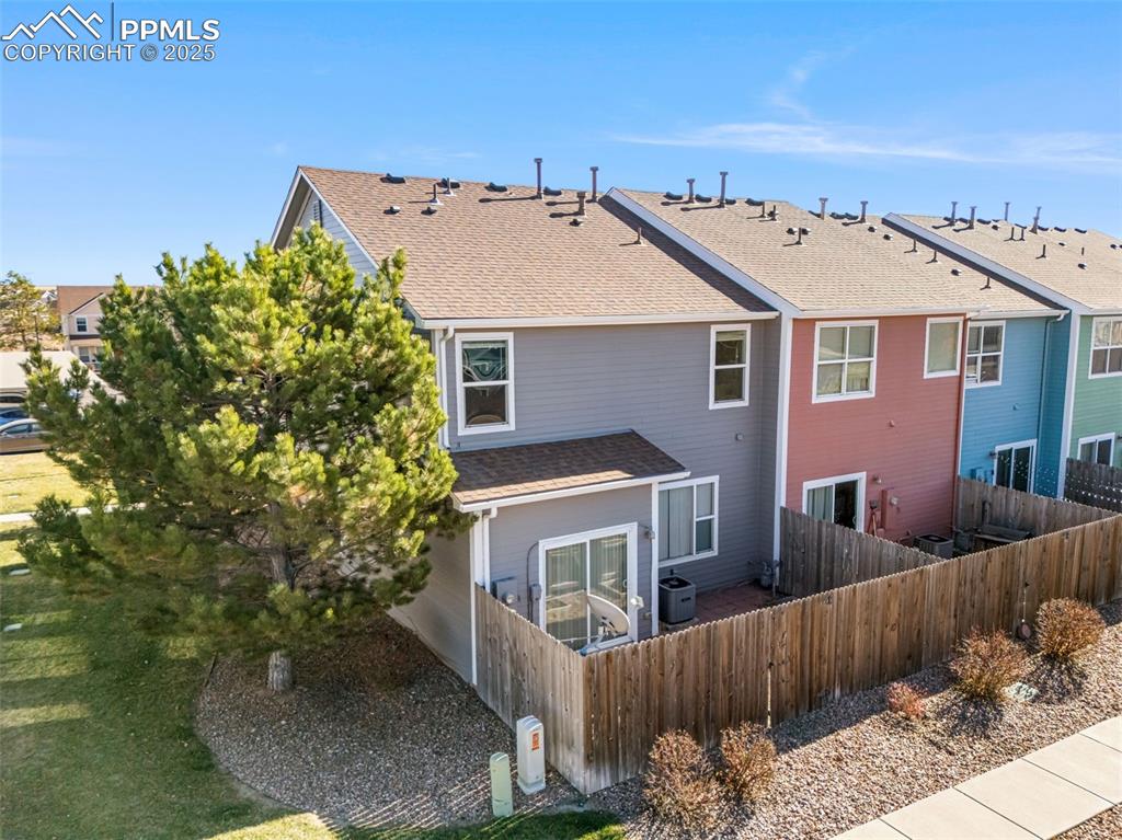 Image 47 of 48: Back of Structure