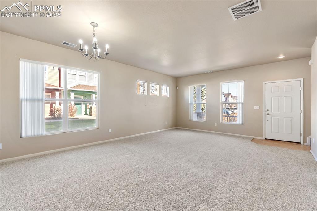 Image 7 of 48: Dining Area