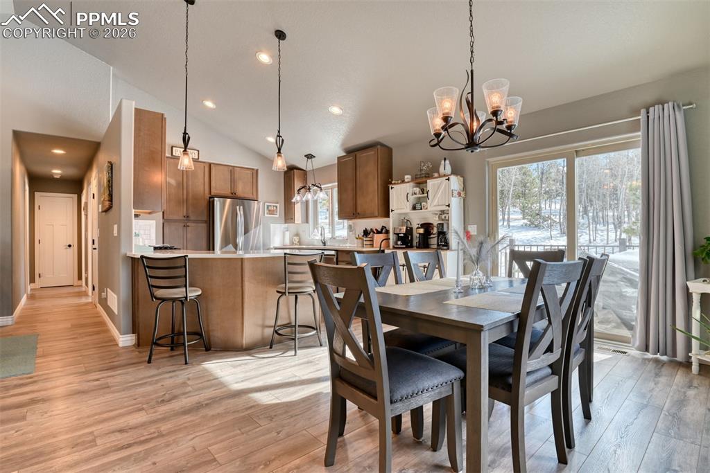 Image 10 of 46: Dining Area