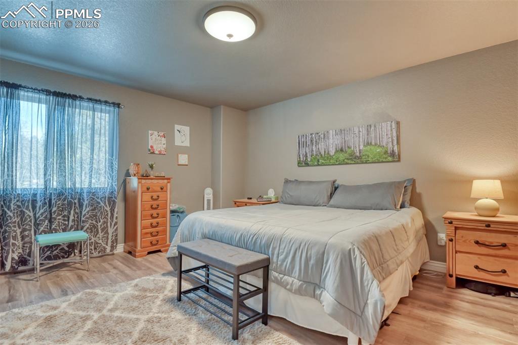 Image 16 of 46: Bedroom