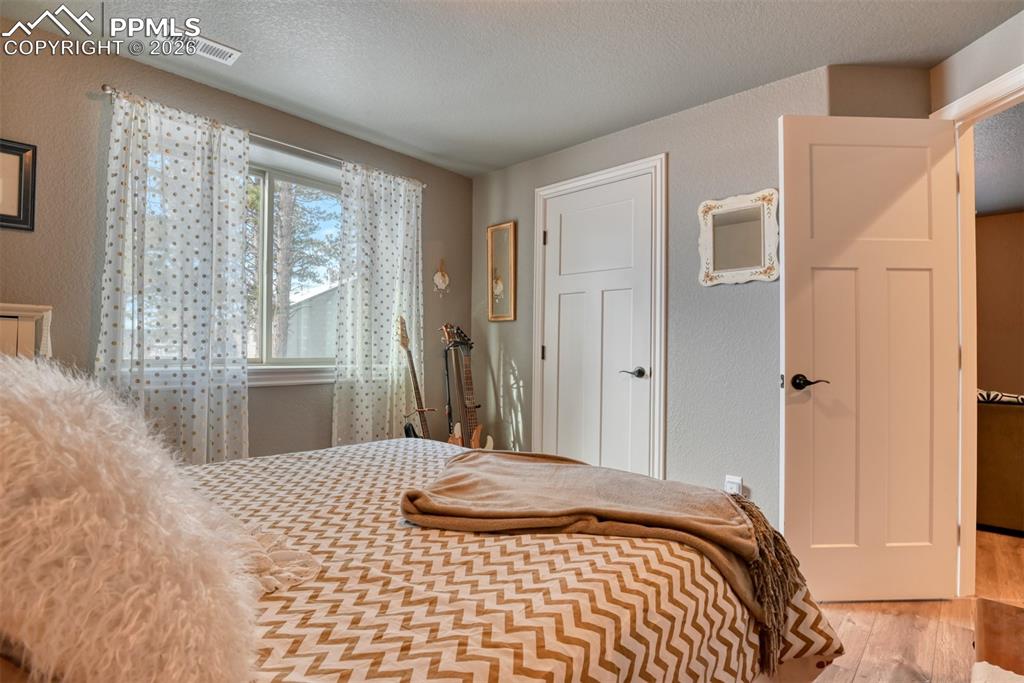 Image 30 of 46: Bedroom