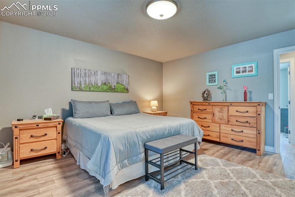 Image 35 of 46: Bedroom