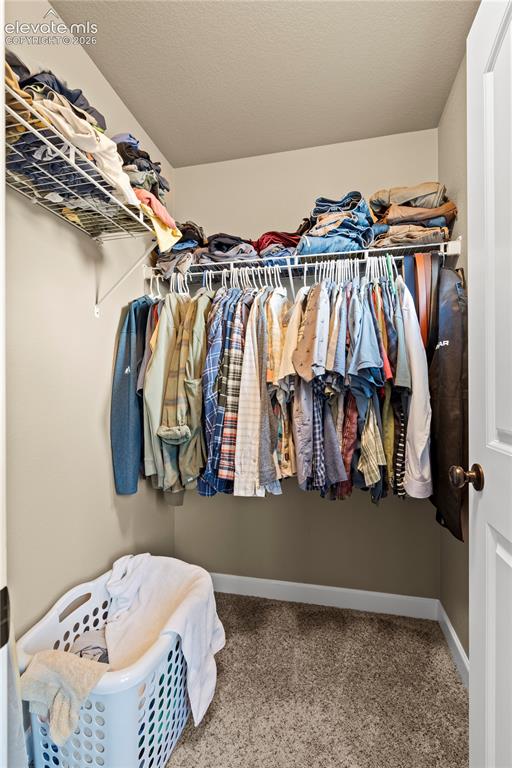 Image 36 of 41: Closet