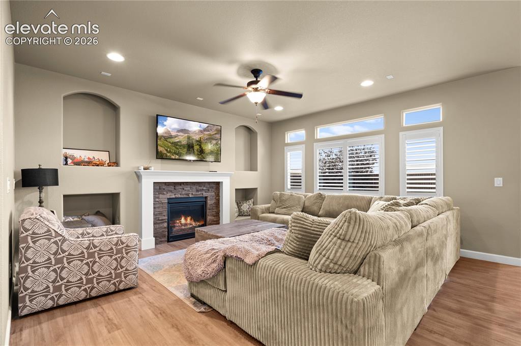 Image 4 of 41: Living Room