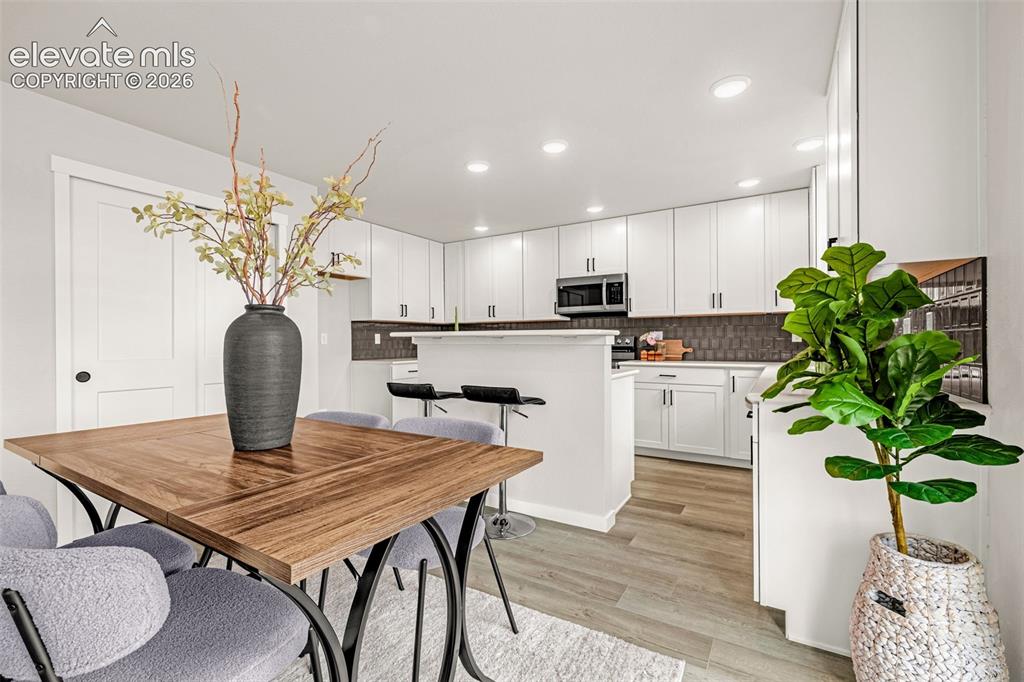 Image 8 of 34: Dining Area