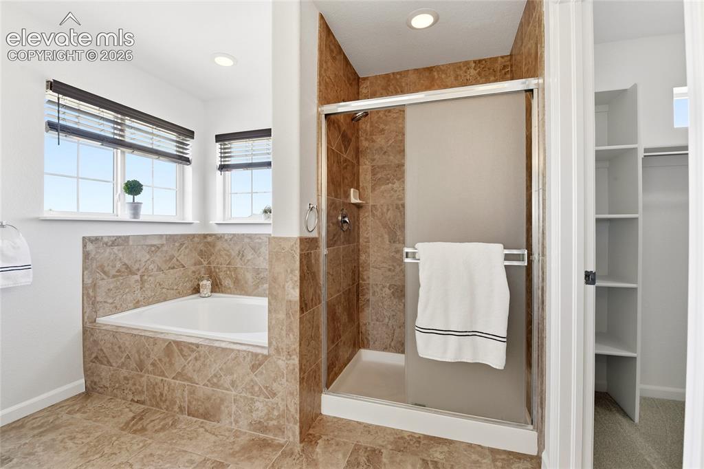 Image 13 of 30: Bathroom