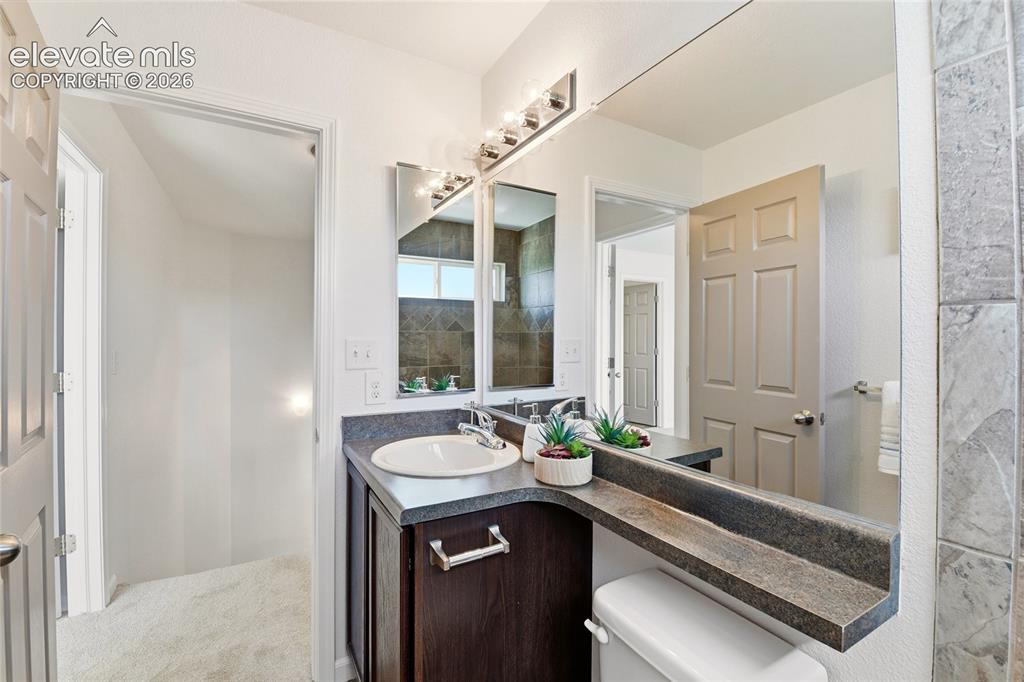 Image 17 of 30: Bathroom