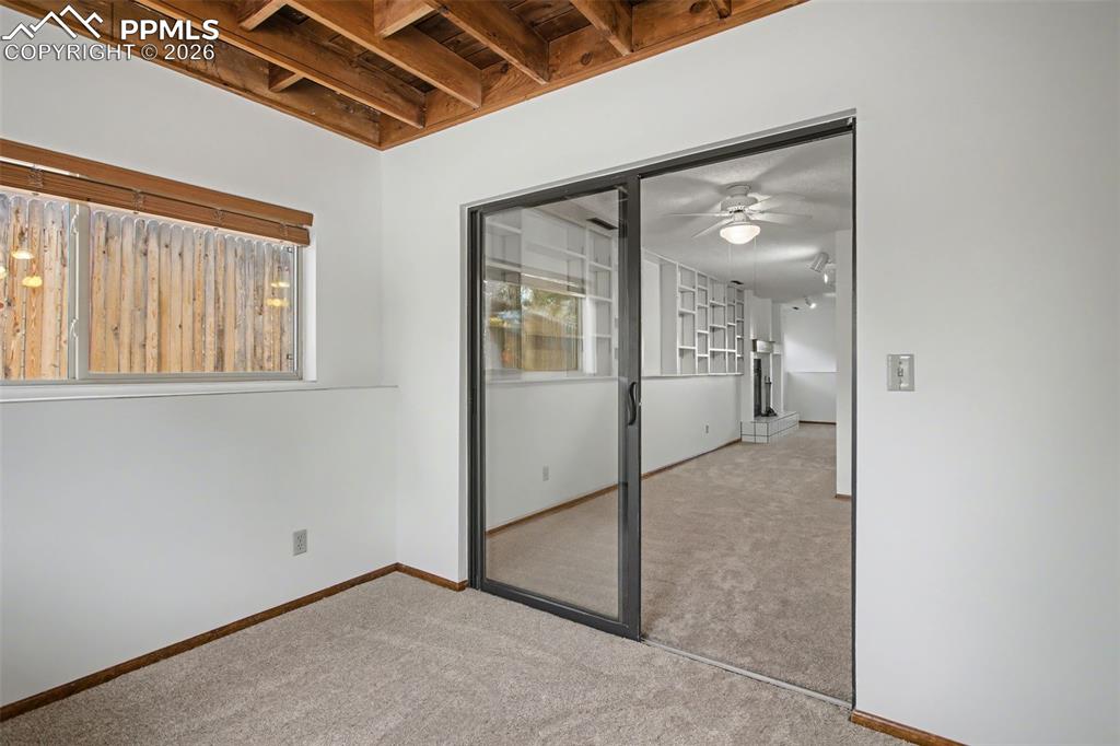 Image 29 of 41: Office