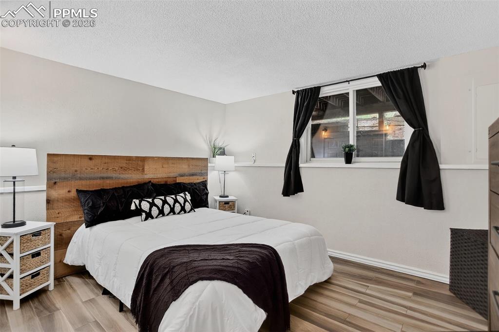 Image 19 of 38: Bedroom