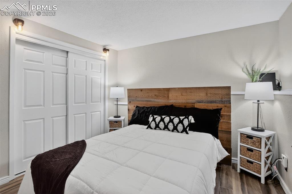 Image 20 of 38: Bedroom