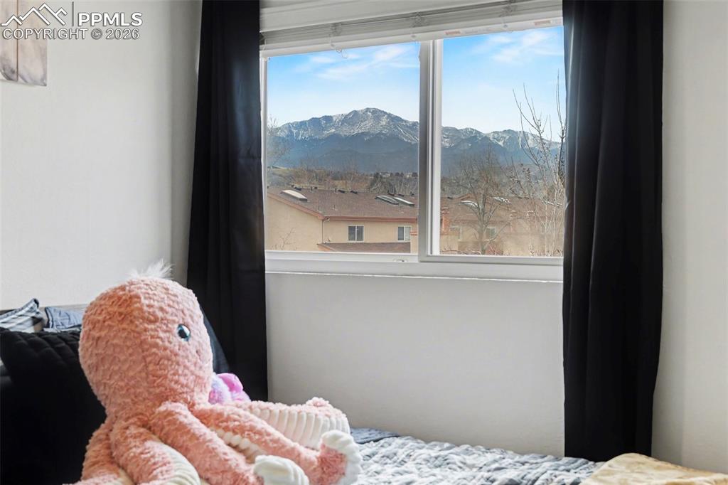 Image 16 of 24: View of Pikes Peak