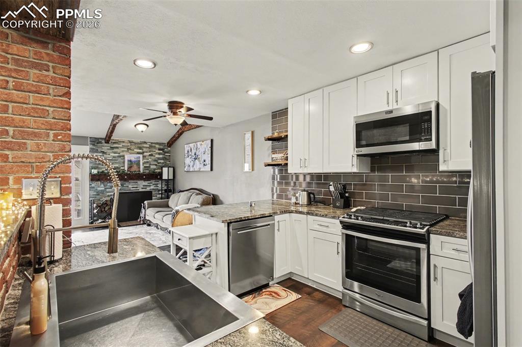 Image 3 of 24: Kitchen