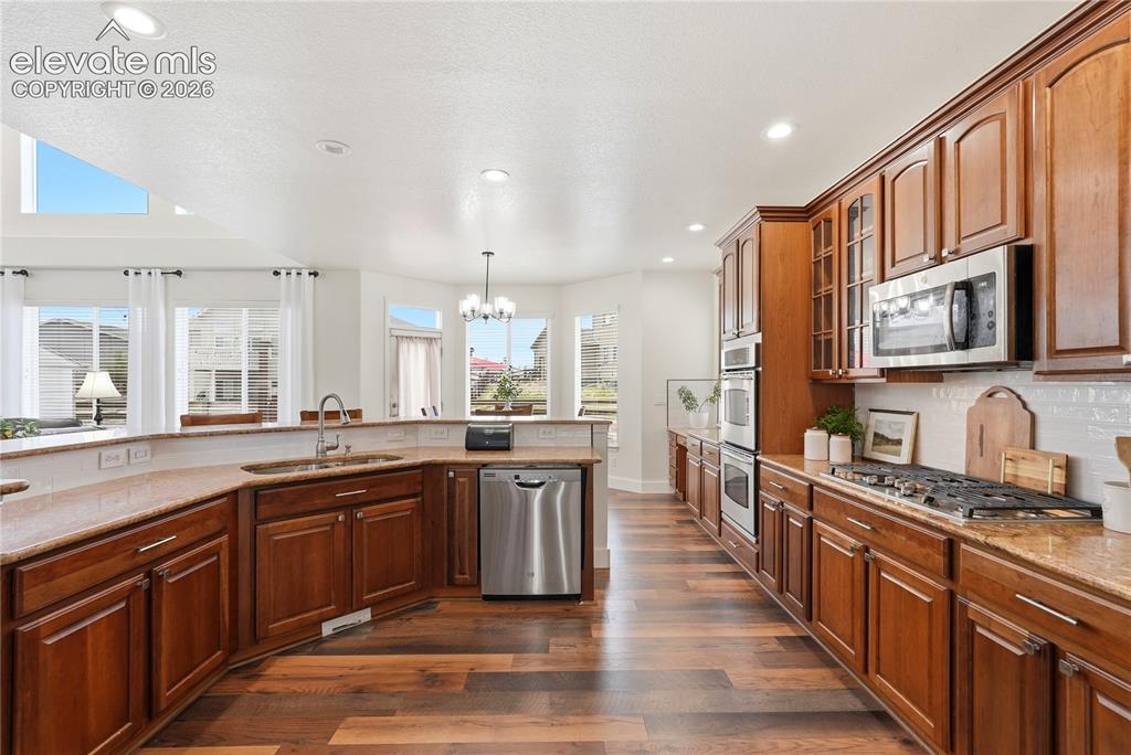 Image 14 of 48: Kitchen