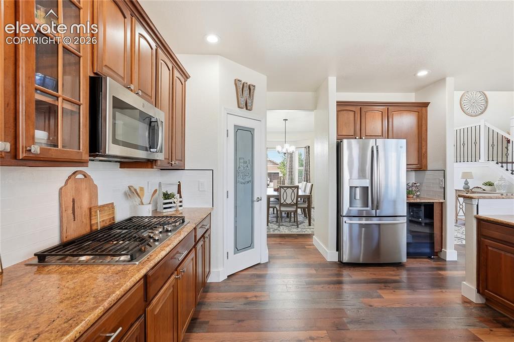 Image 15 of 48: Kitchen
