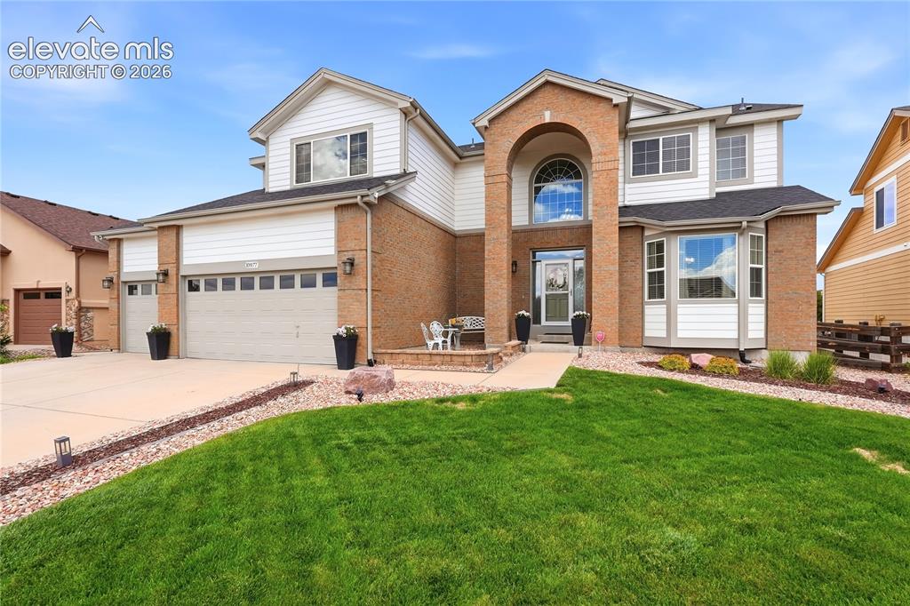 Image 5 of 48: Front of house