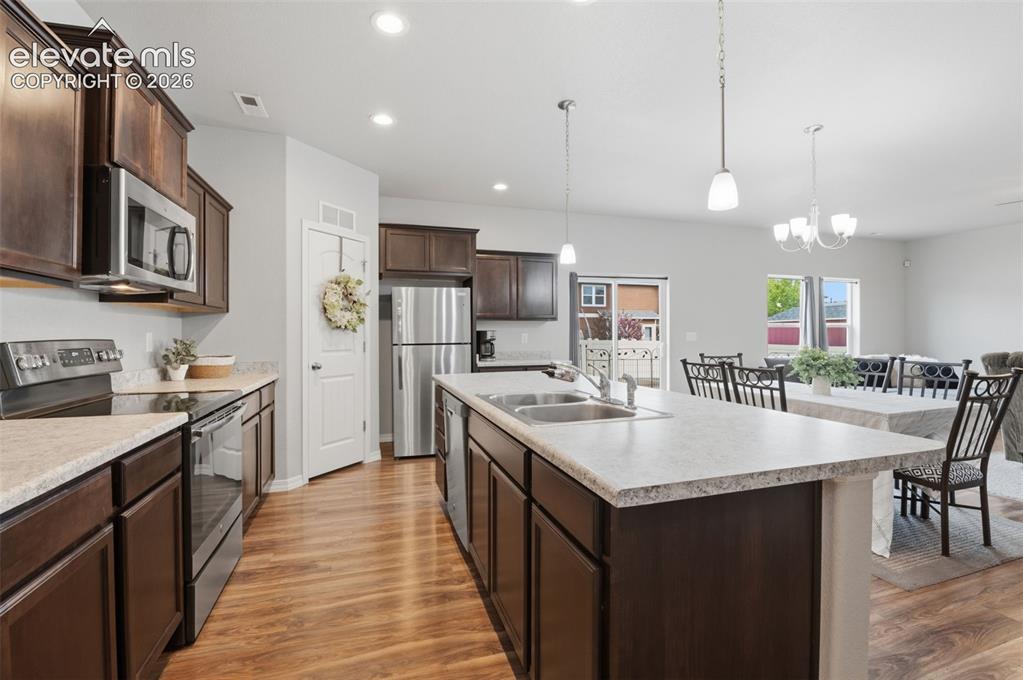 Image 10 of 38: Kitchen