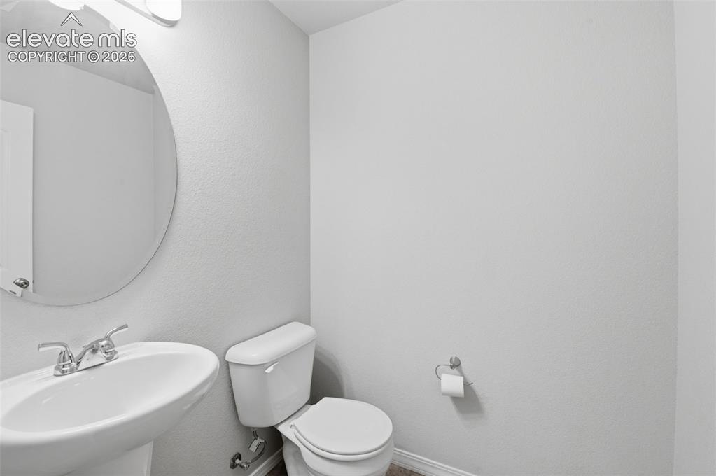 Image 16 of 38: Bathroom