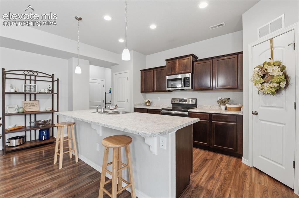 Image 8 of 38: Kitchen