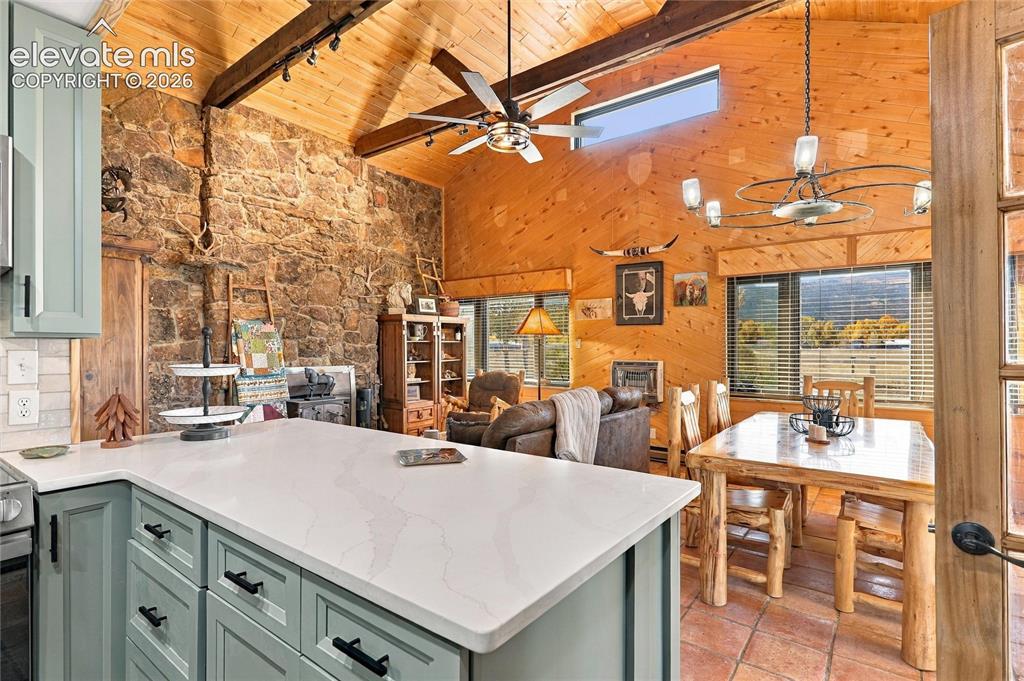 Image 16 of 47: Kitchen