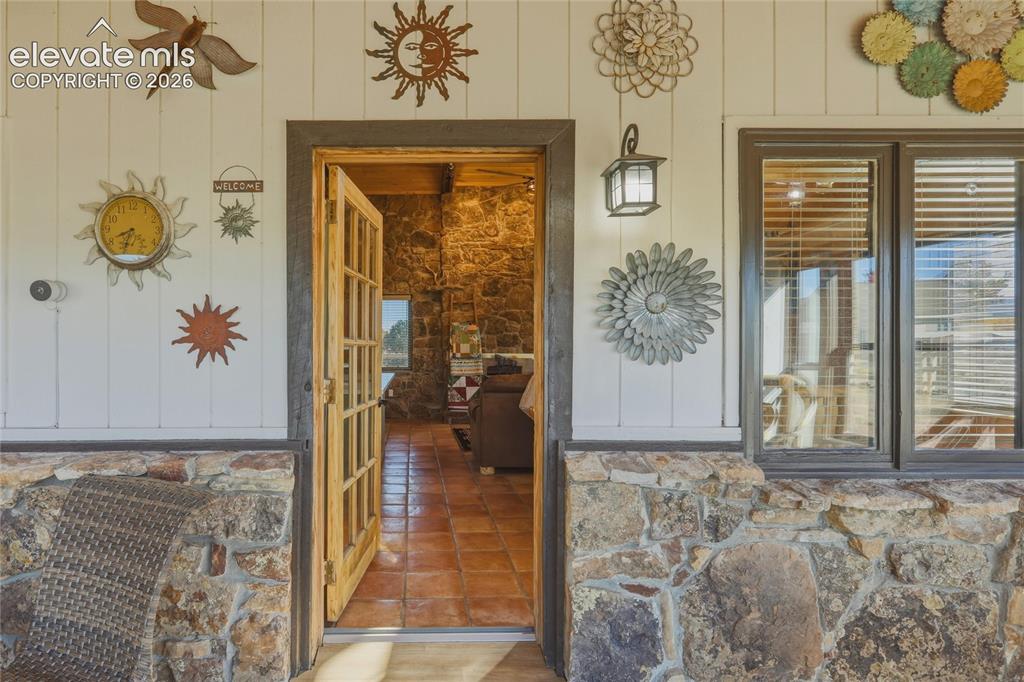 Image 22 of 47: Entry