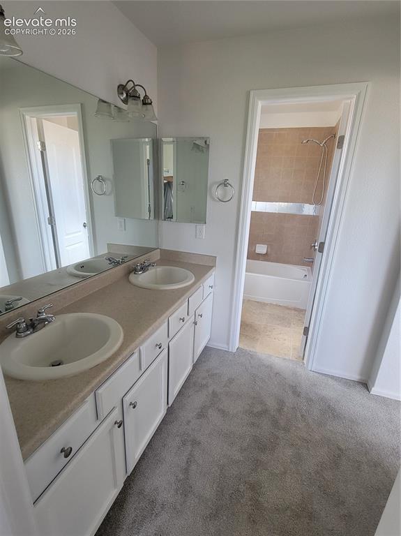 Image 17 of 34: Bathroom