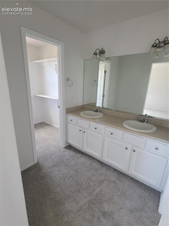 Image 18 of 34: Bathroom