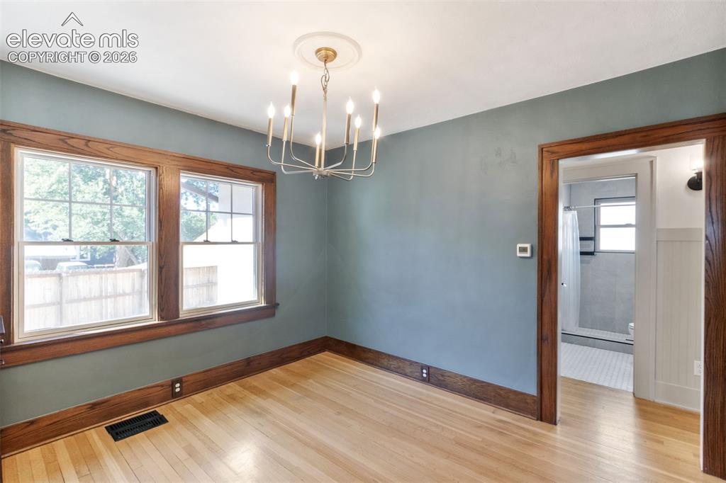 Image 15 of 33: Dining Room