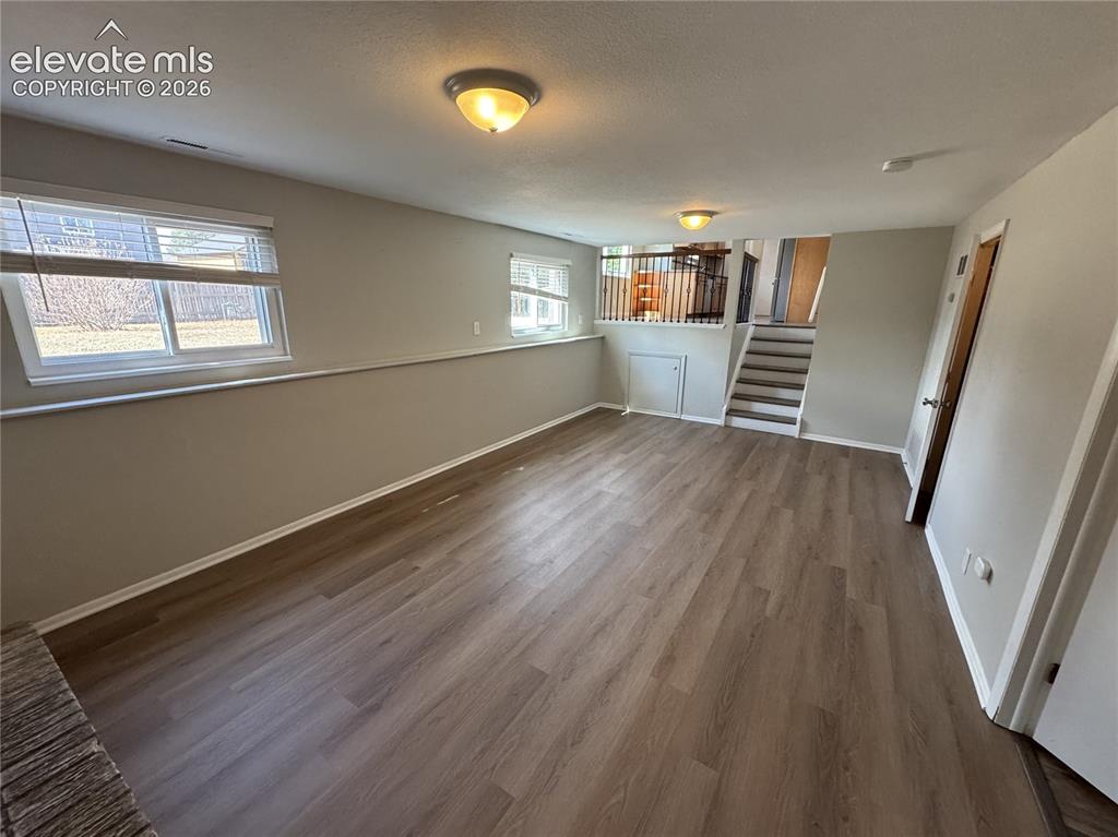 Image 11 of 21: Living Room