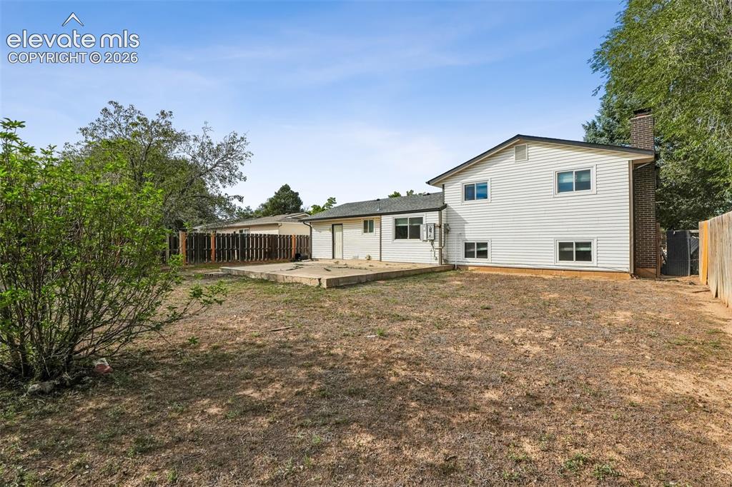 Image 19 of 21: Back of Structure