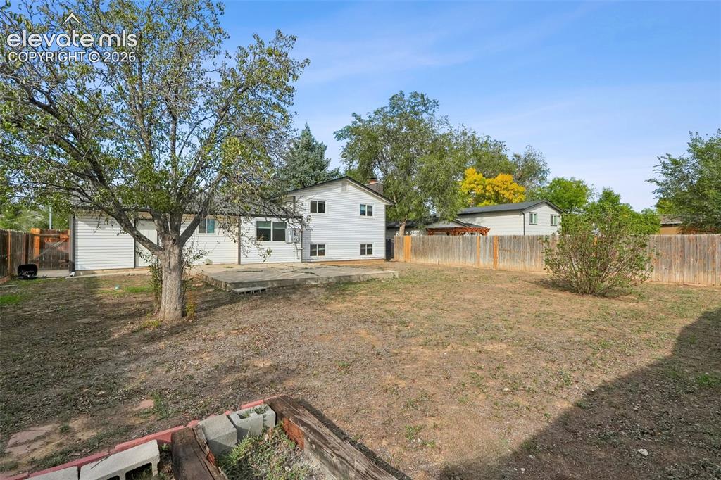 Image 21 of 21: Back of Structure