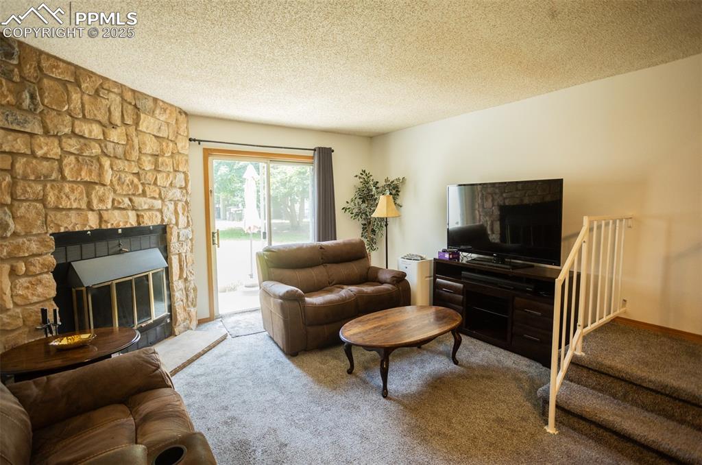 Image 14 of 33: Living Room