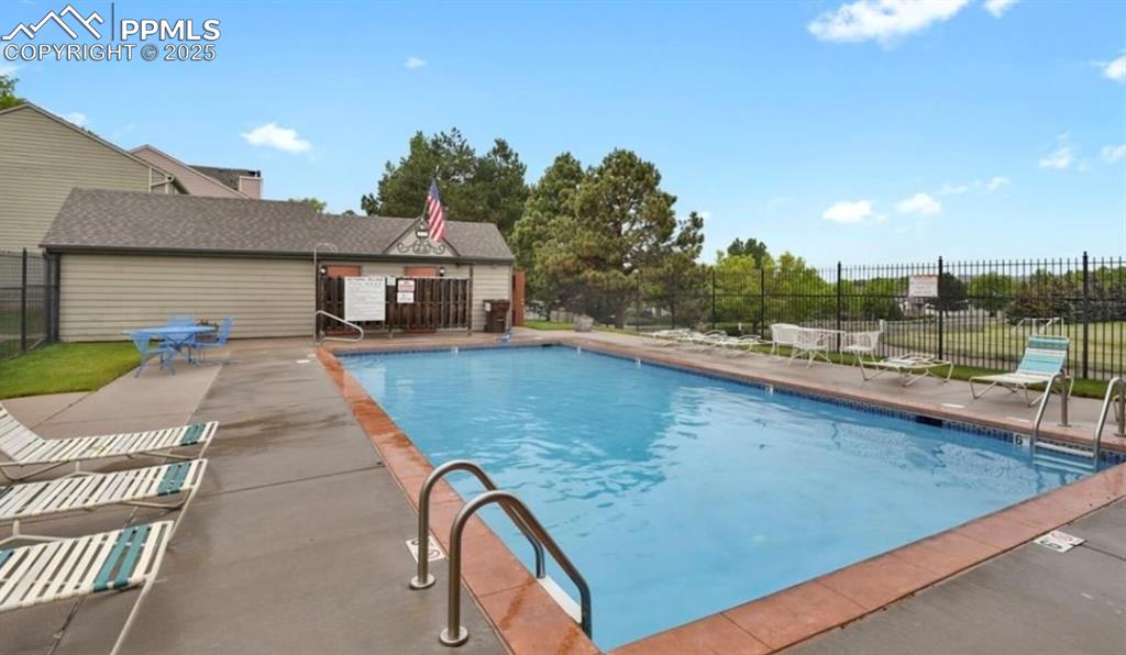 Image 32 of 33: Pool